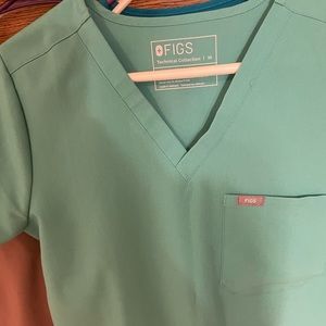 Figs one pocket Catarina scrub top